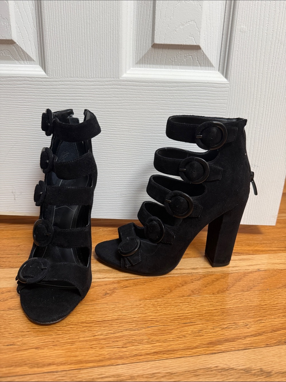 Kendall+Kylie Black Suede Strappy Heel Sandal Size 6 Women’s